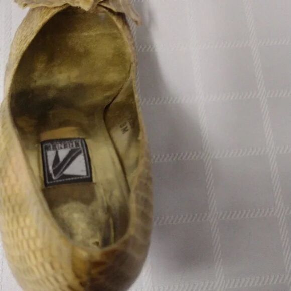 Vintage J Renee Champagne Snakeskin Floral Flower Rosette Pumps 8M Heels! - Picture 13 of 16